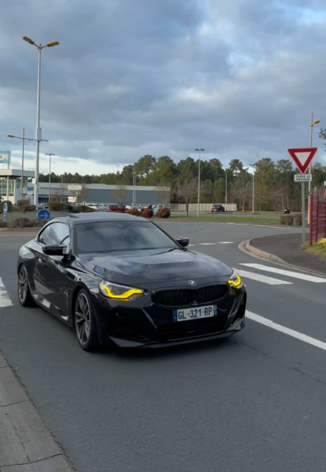 @Dark_m240i