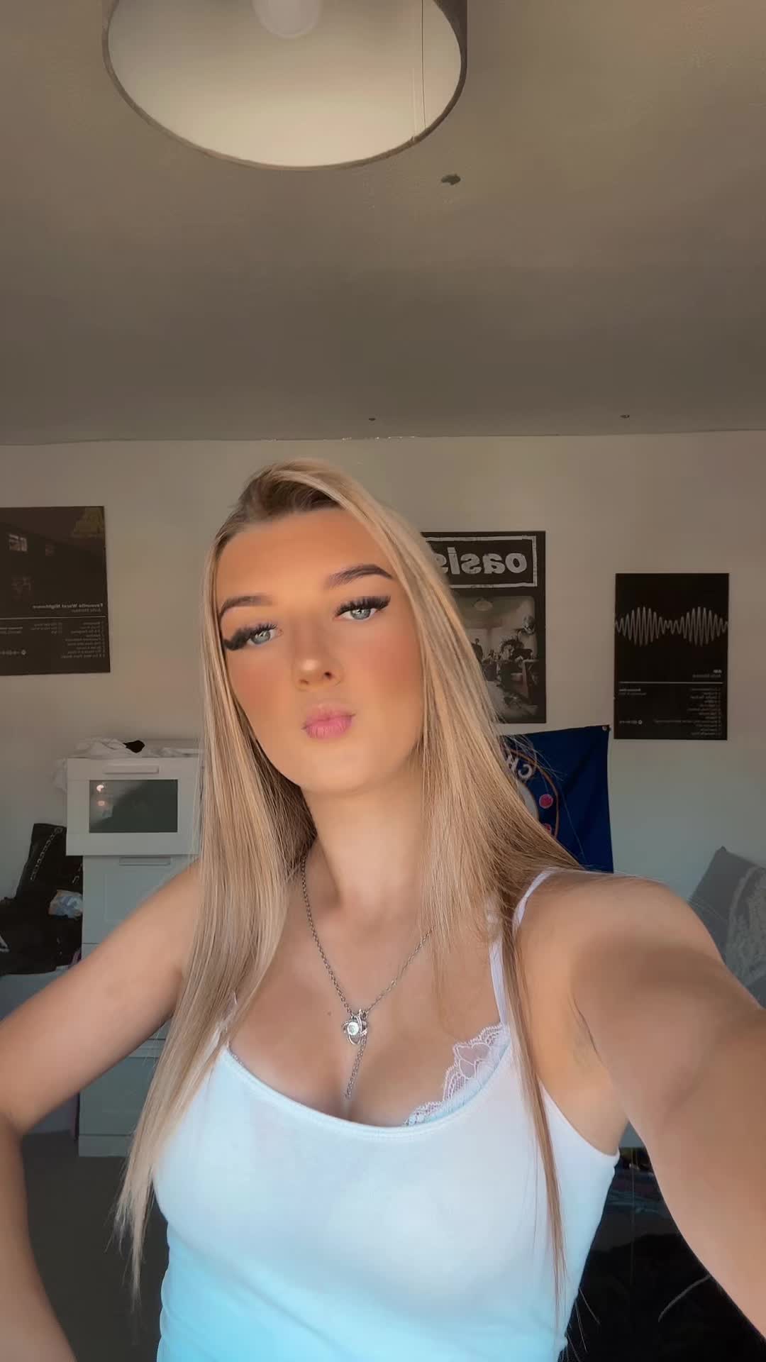 @𝐔𝐫𝐟𝐚𝐯_𝐬𝐢𝐞𝐧𝐧𝐚🤍💕