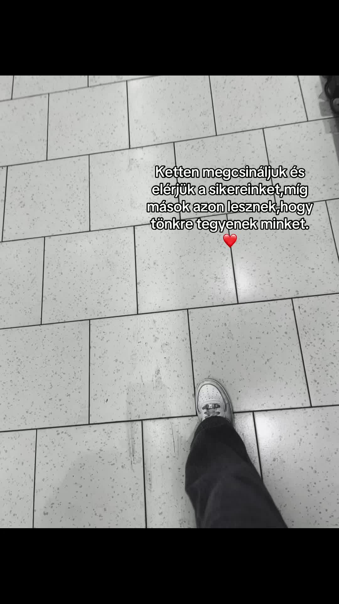 @🦦