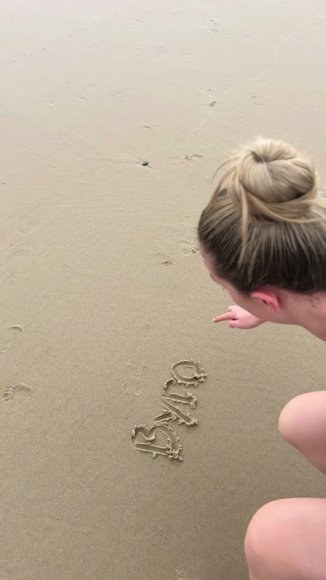 @elysianorris