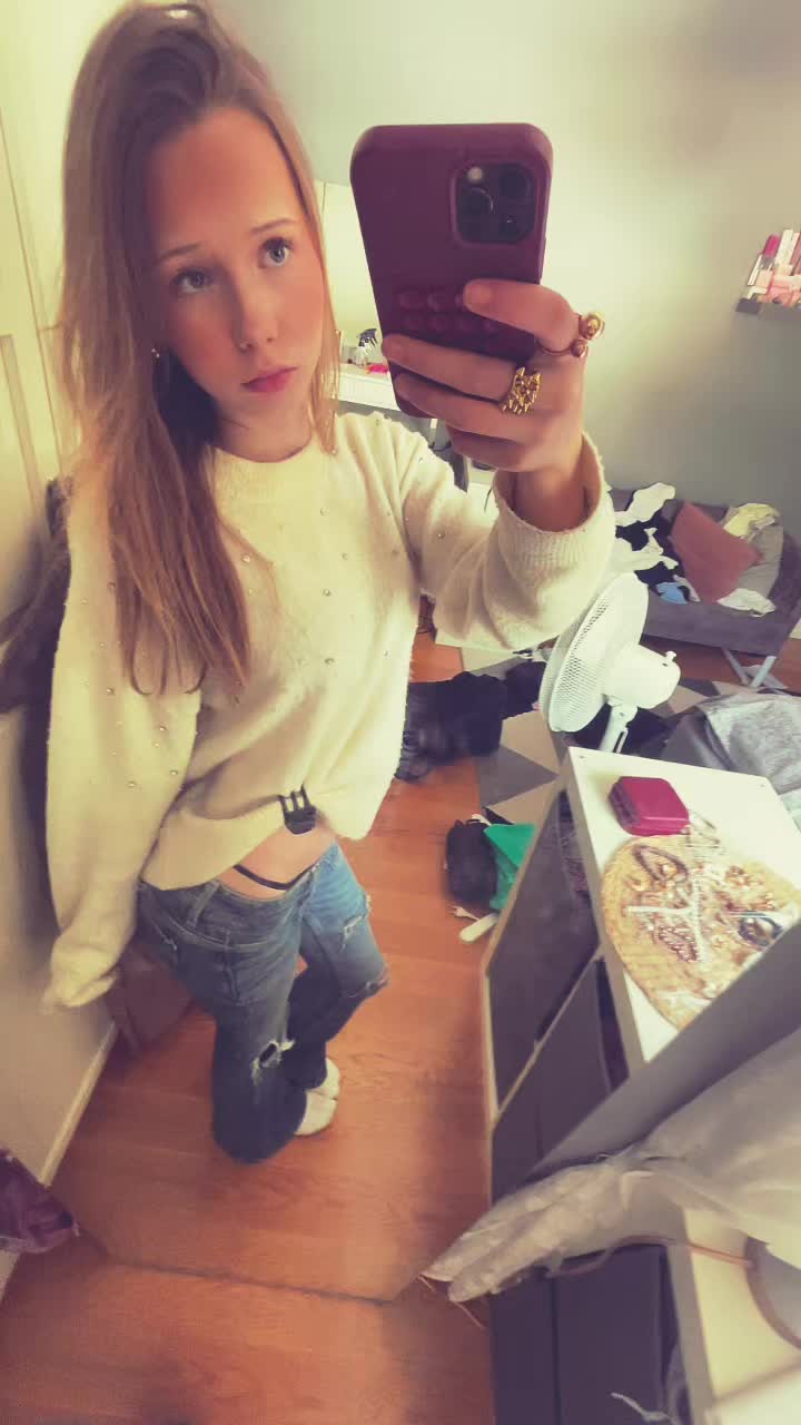 @𝒜𝓁𝒾𝒸ℯ💸