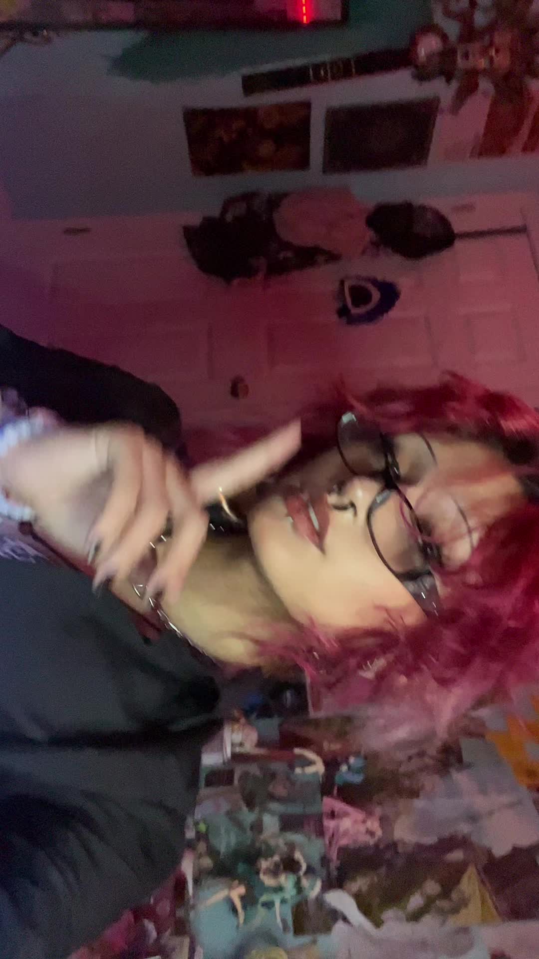 @Junebug🦭