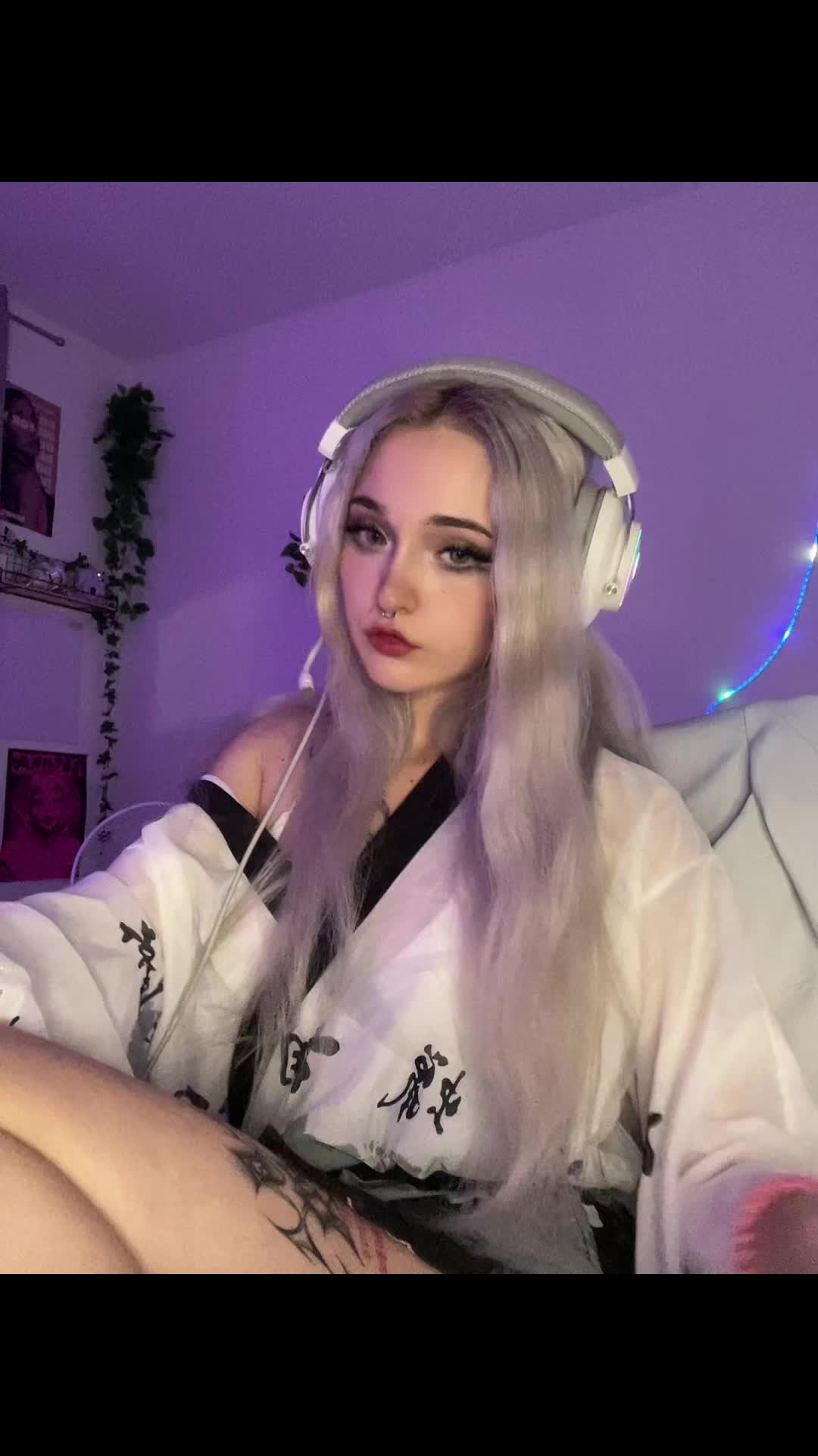 @DoraMeowww