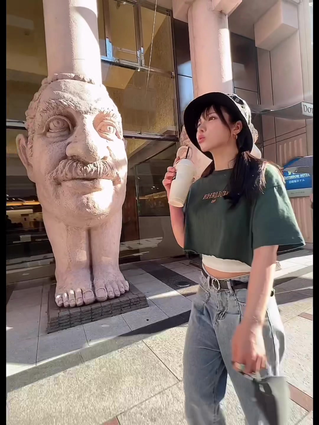 @天野リリス/履いてない人
