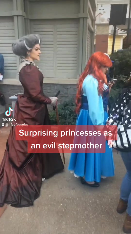 @LifeOfCosplay