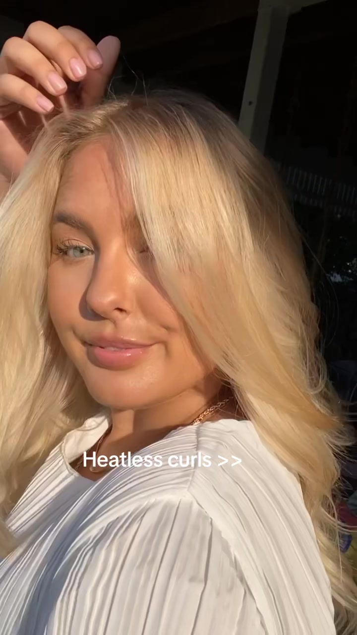 @EMELIEXOXO