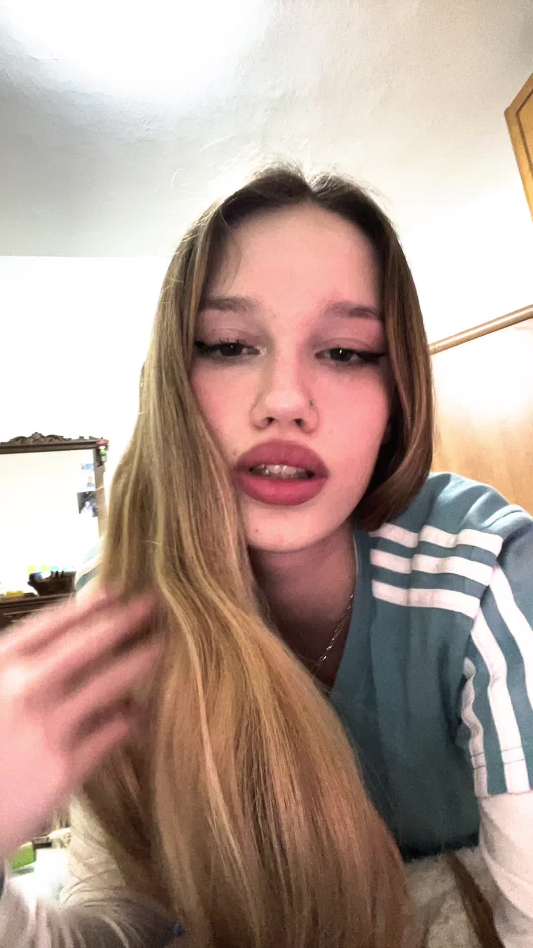 @👻