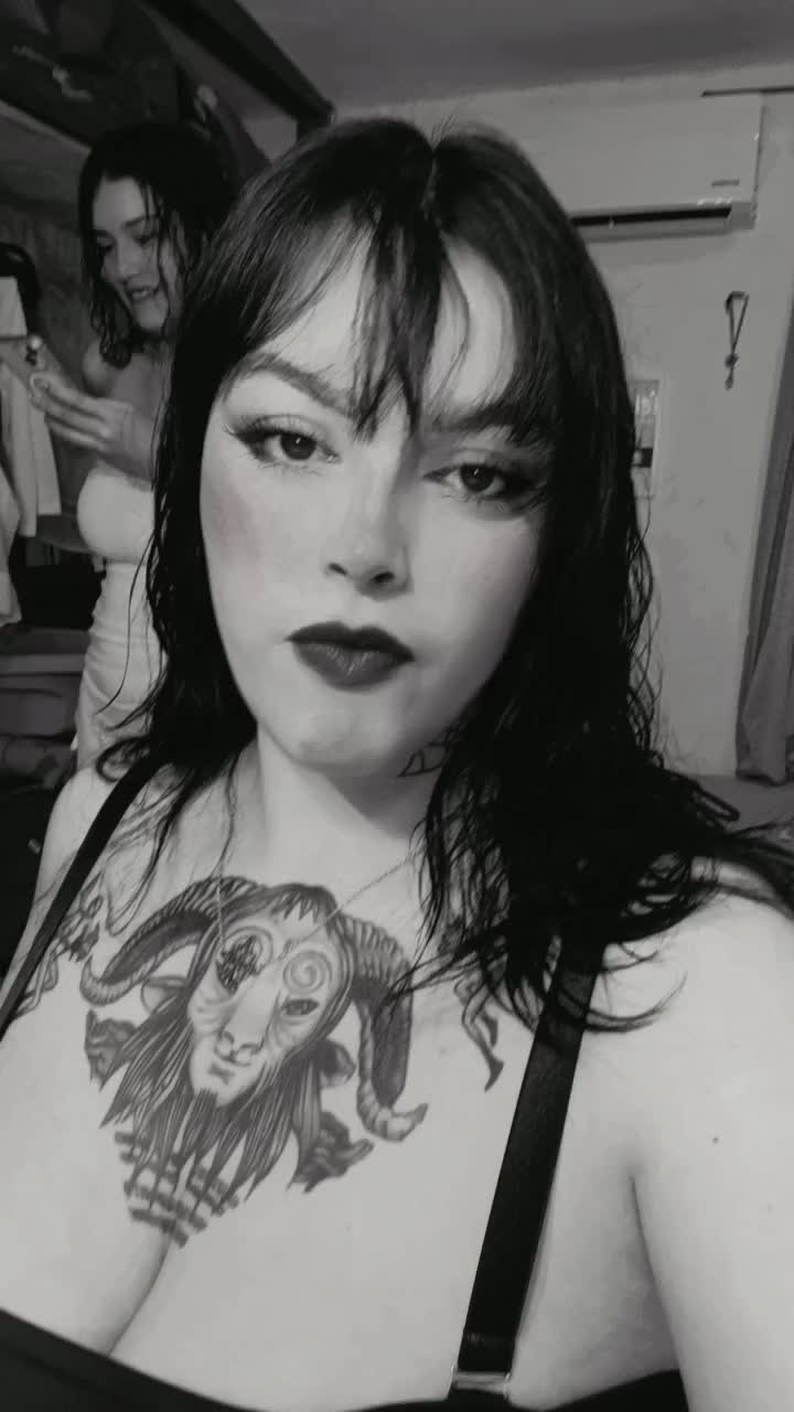 @hannialozano