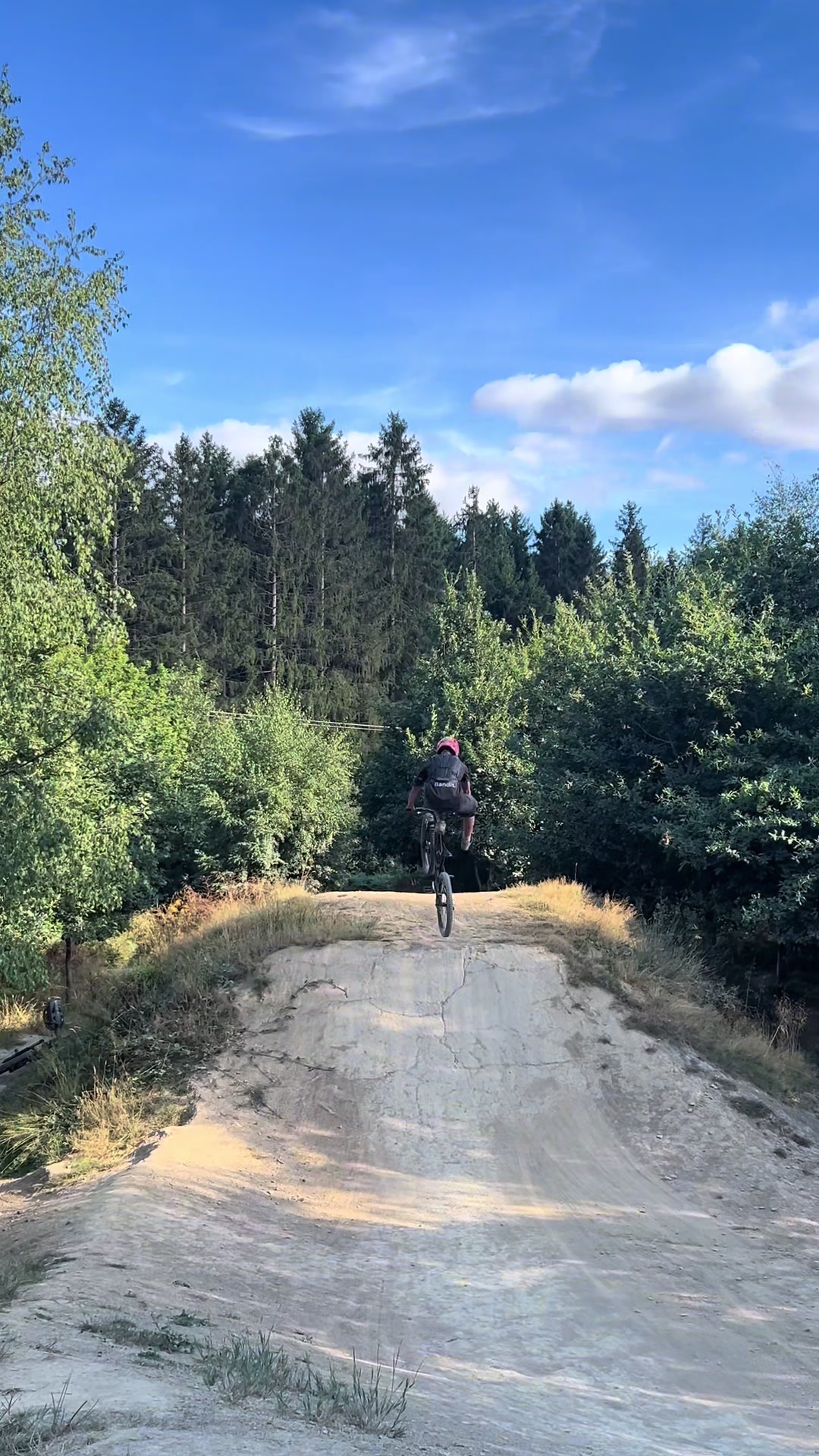 @Elliott_bikes