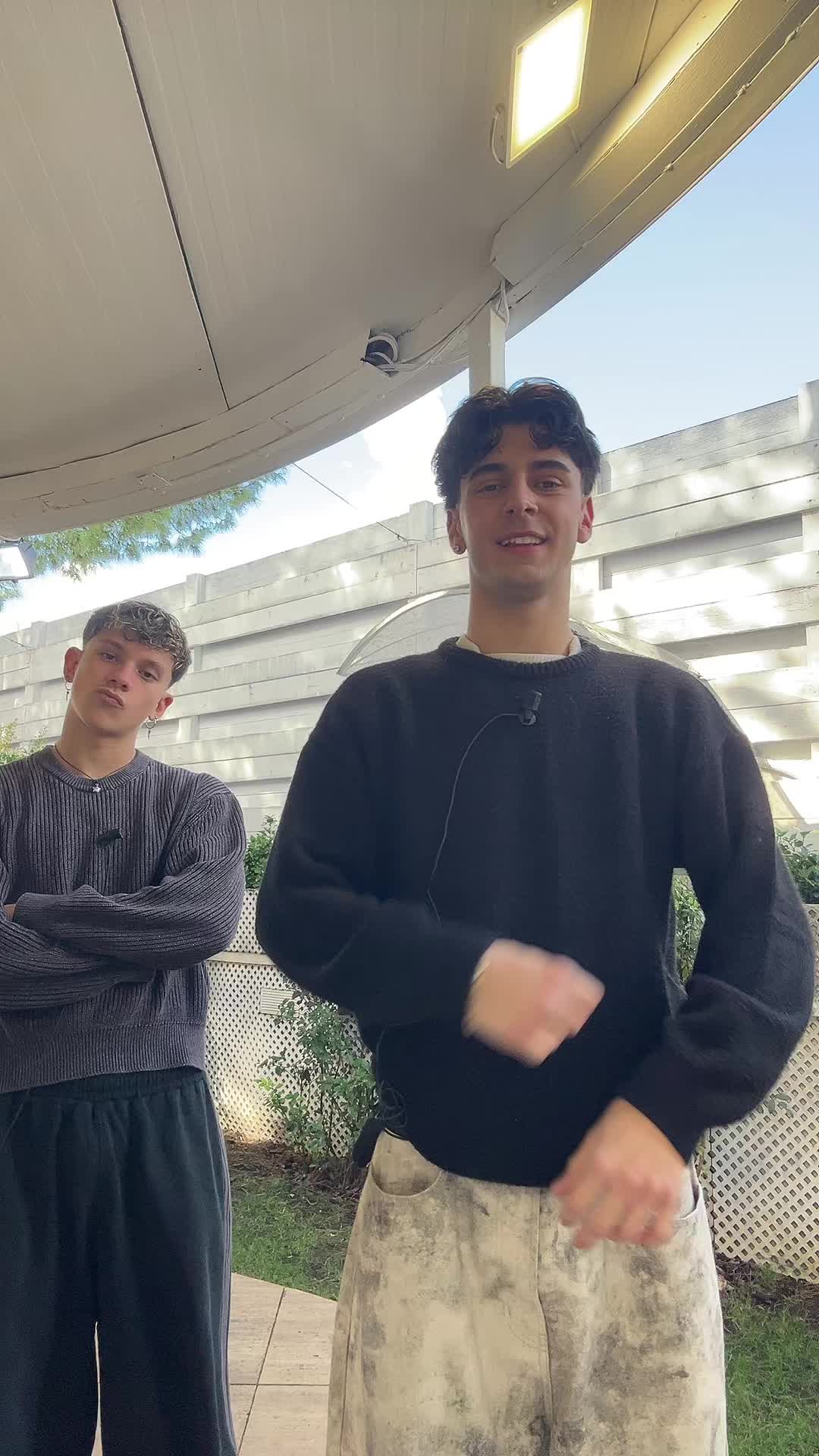 @A L E X🥥