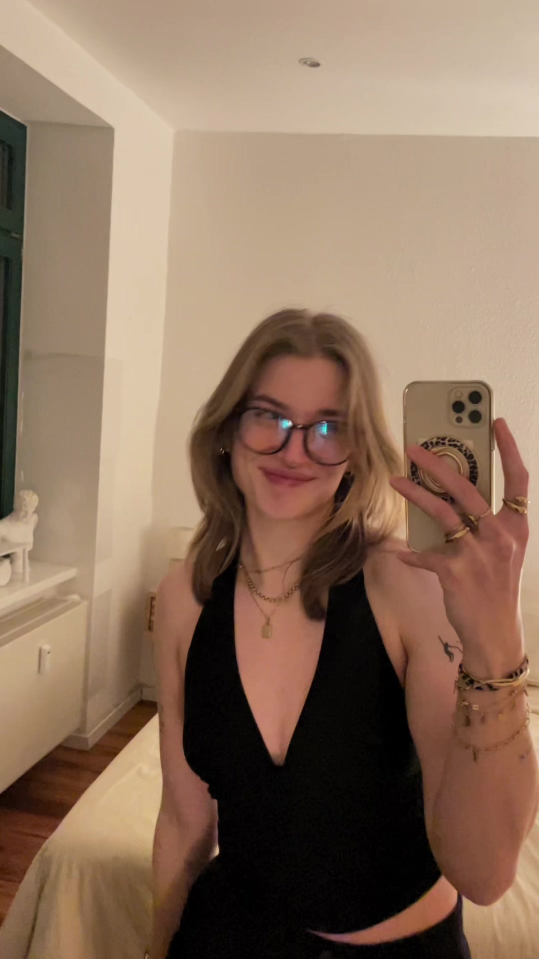 @Luna