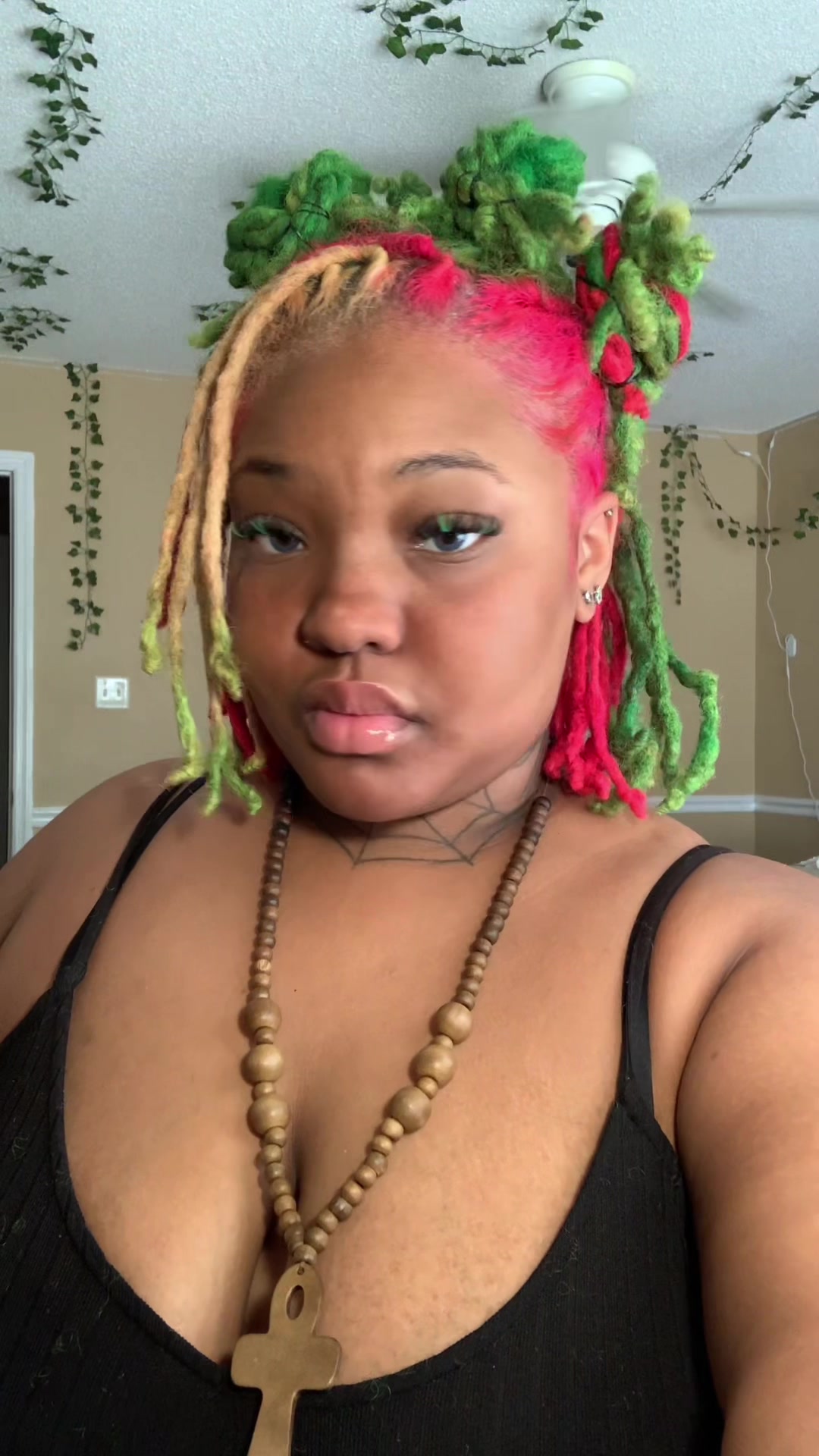 @azariaa 👩🏽&zwj;🦰