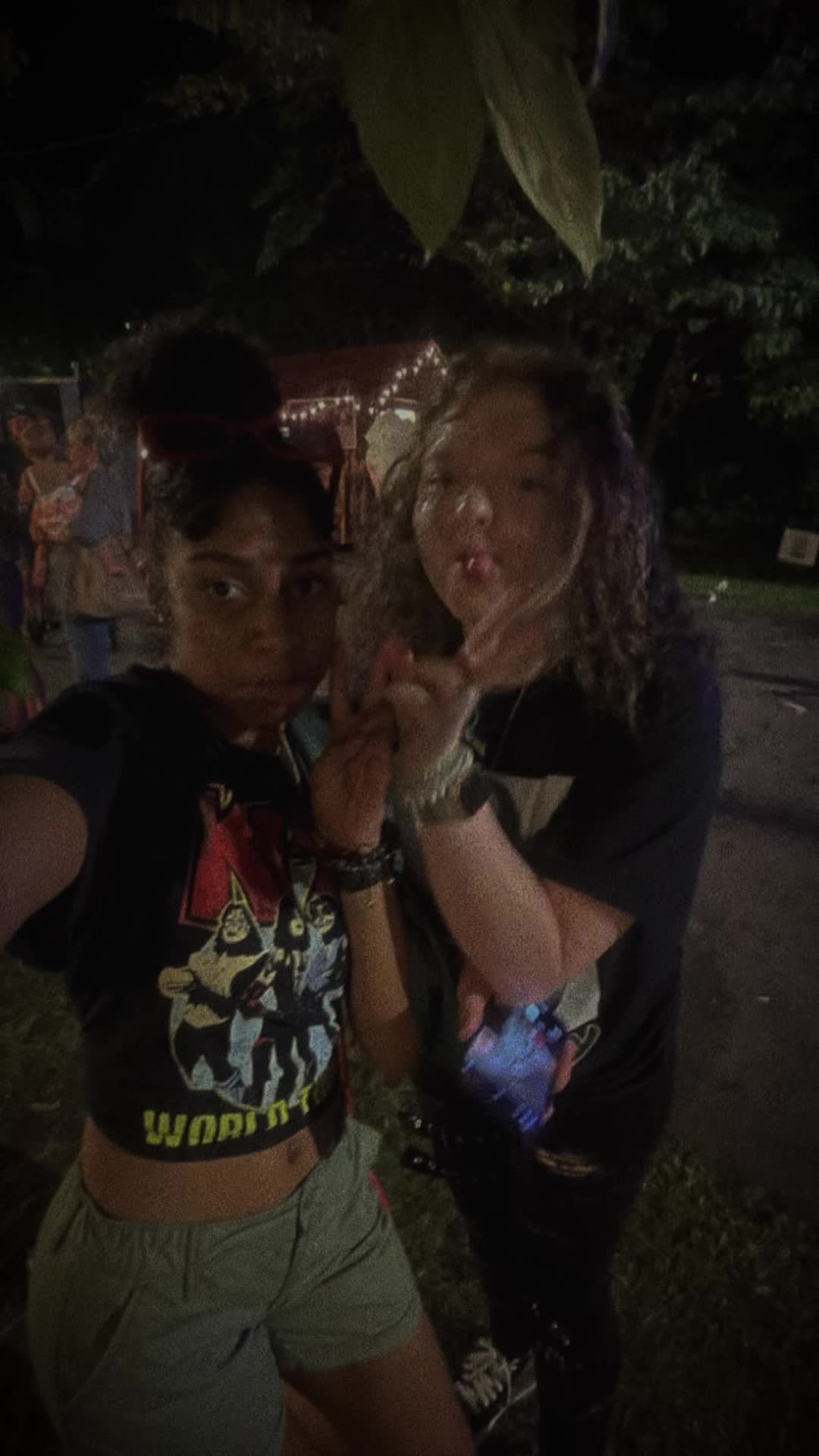 @Izzie 🏳️🌈🖤