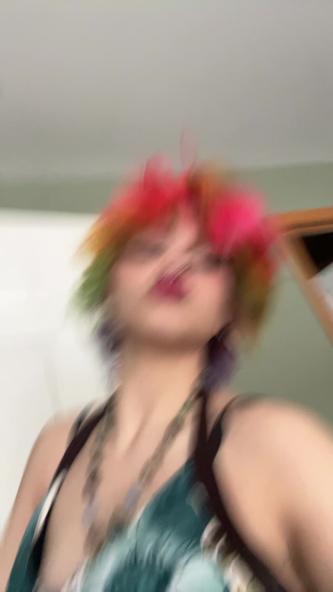 @Emi 🏳️&zwj;🌈
