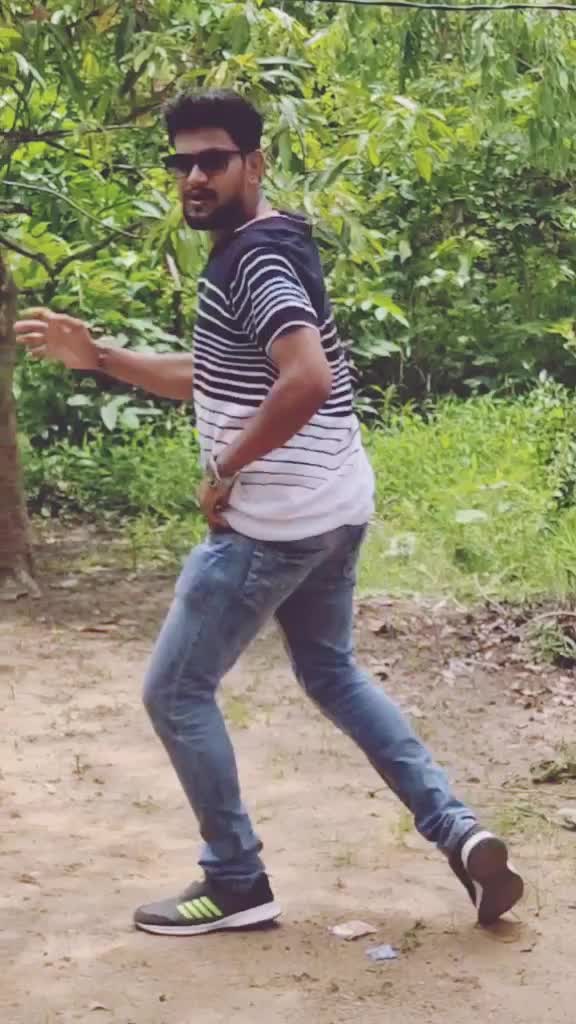 @Mr_Dhanush😀