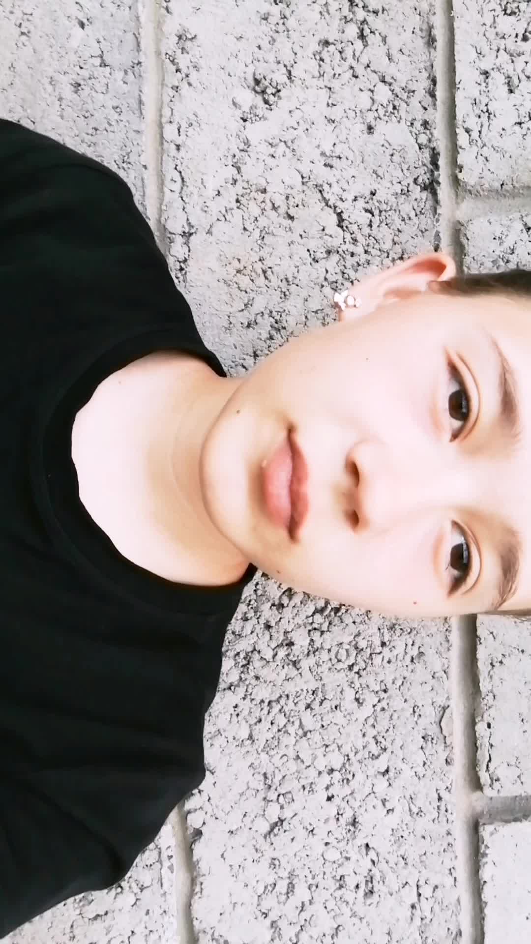 @Юленька 😎🖤