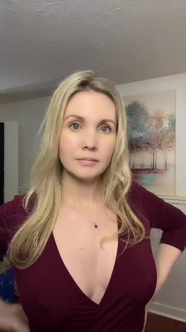 Tik Toker (@holly.jane.xo) - Urlebird