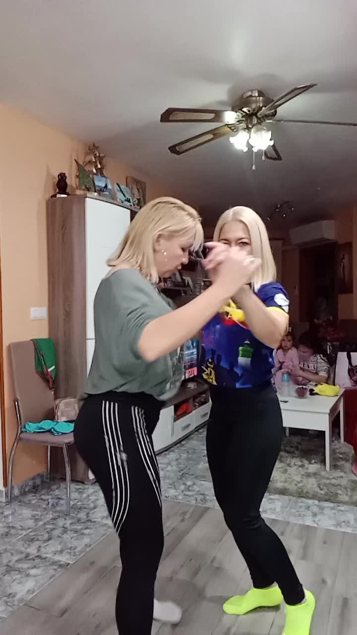 @Romina_18