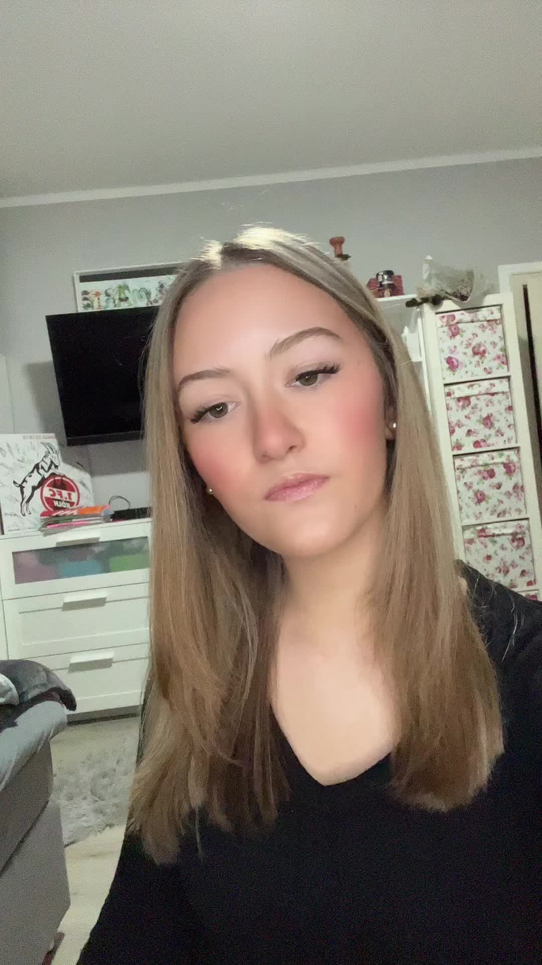 @Janina_clgn08
