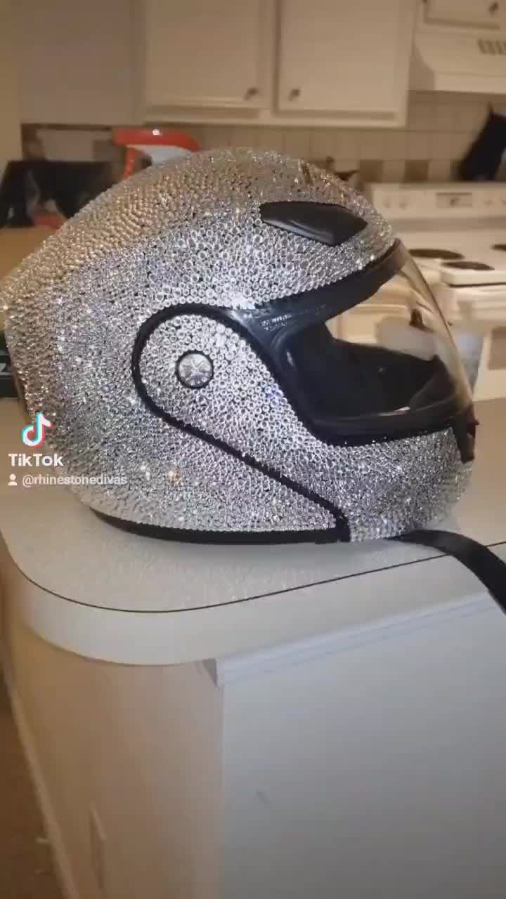 @Rhinestonedivas