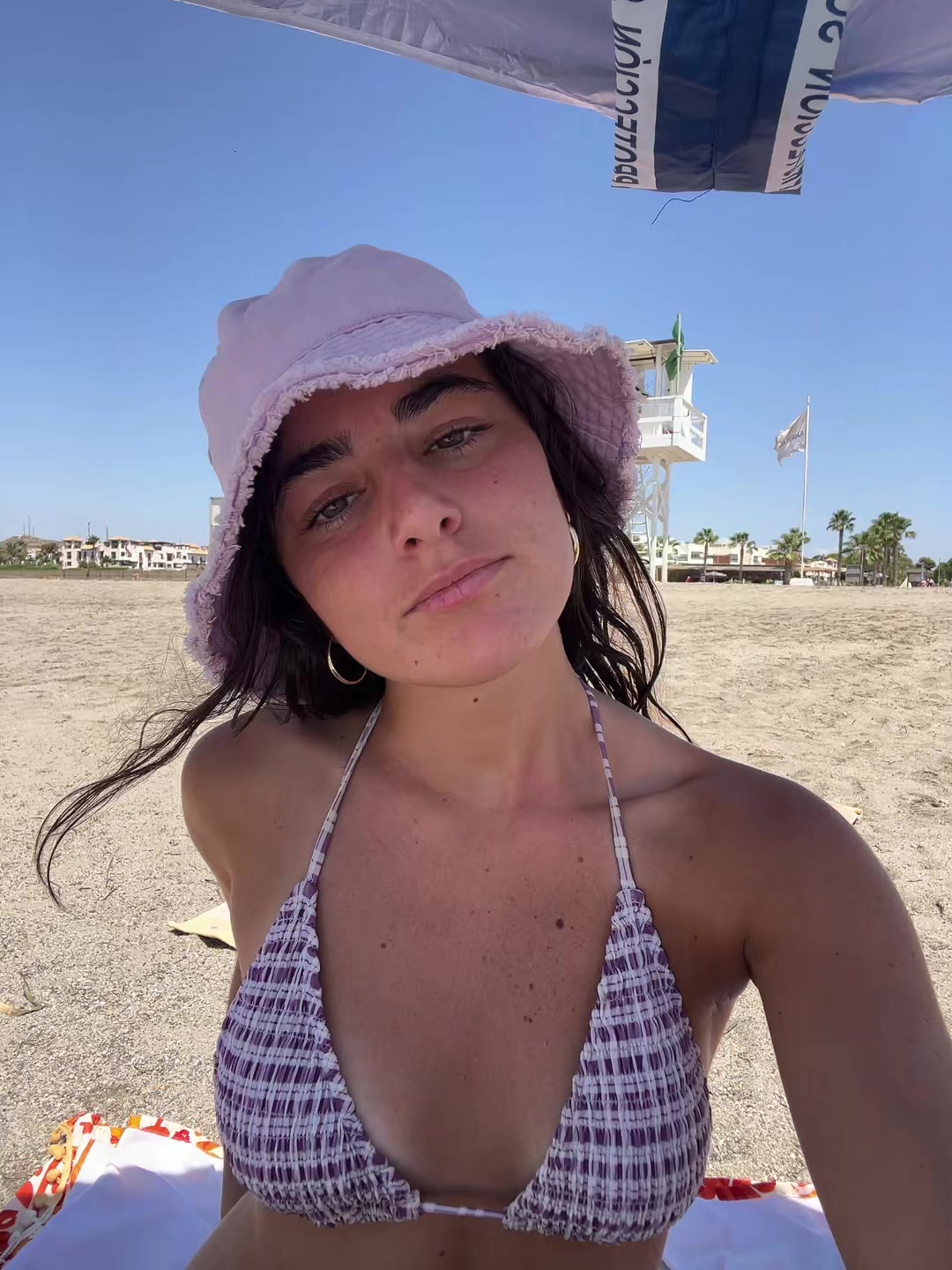 @elenaluugo