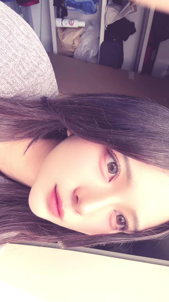 @るりにゃん