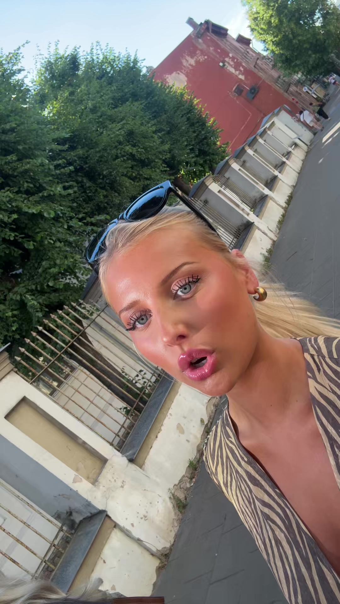 @#clara