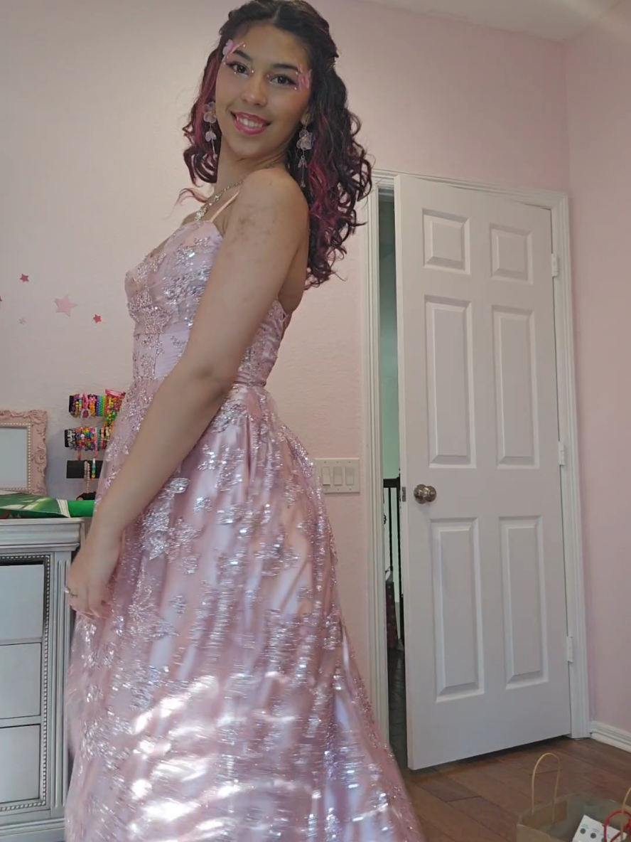 @Nikki 🫶❤️🧡🤍🩷💜