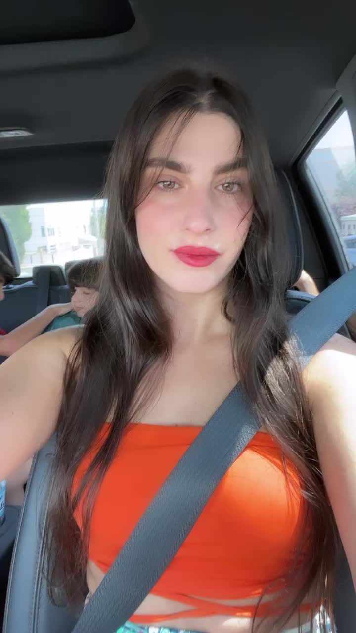 @Nadine elias