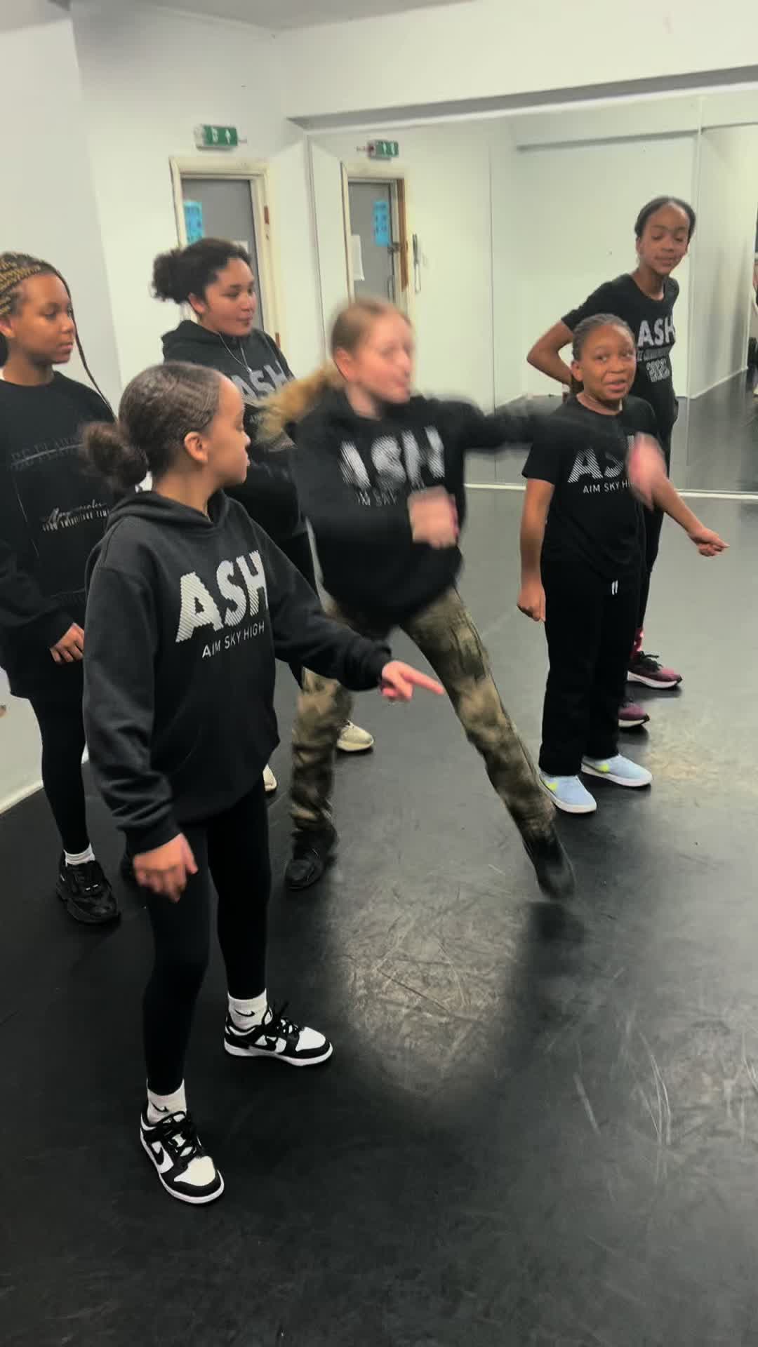 @Yin Yang Dance