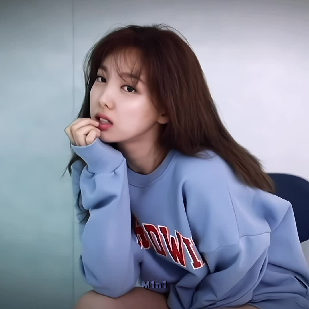 @QU33N