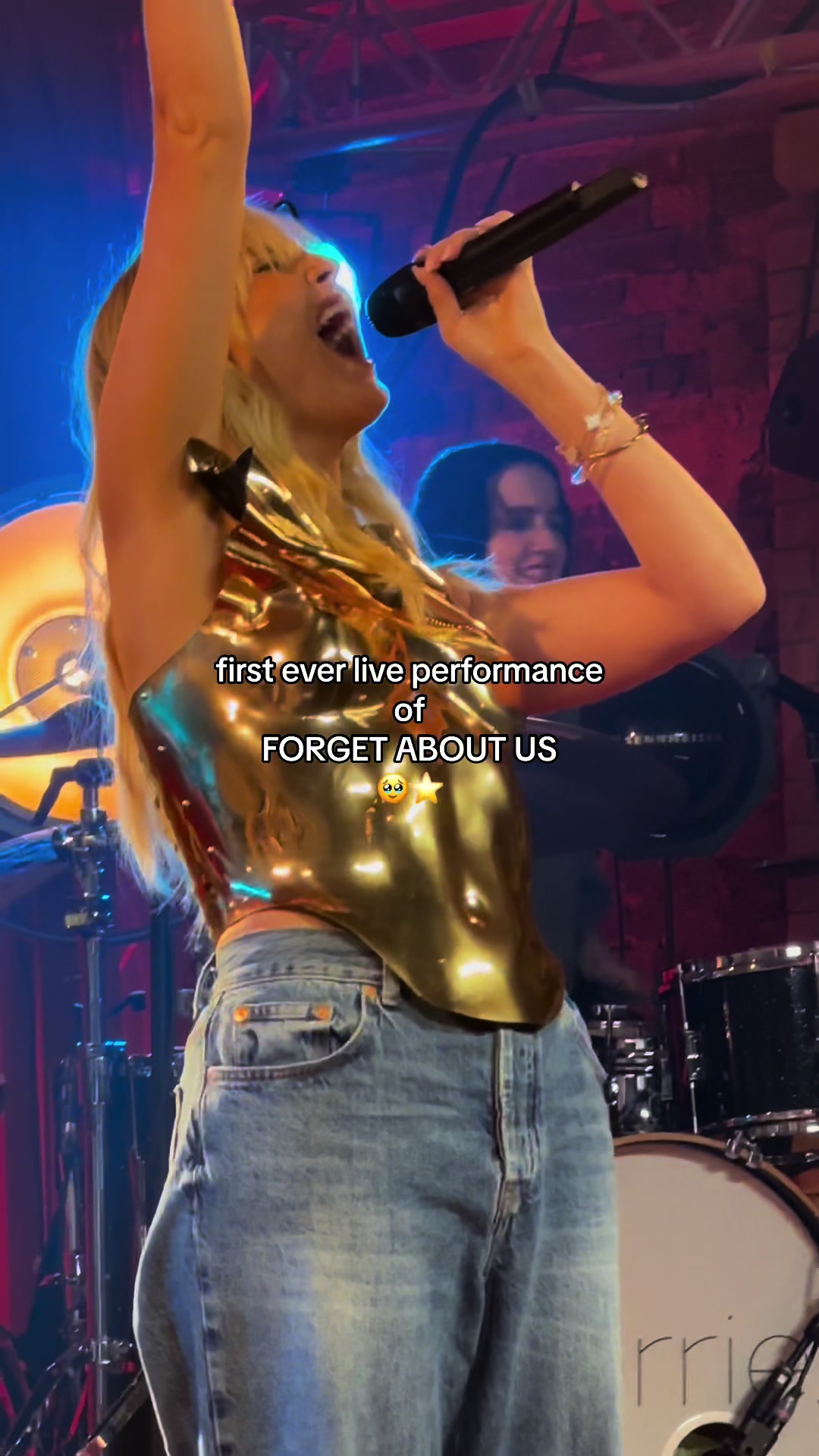 @perrie edwards vocals 🎧