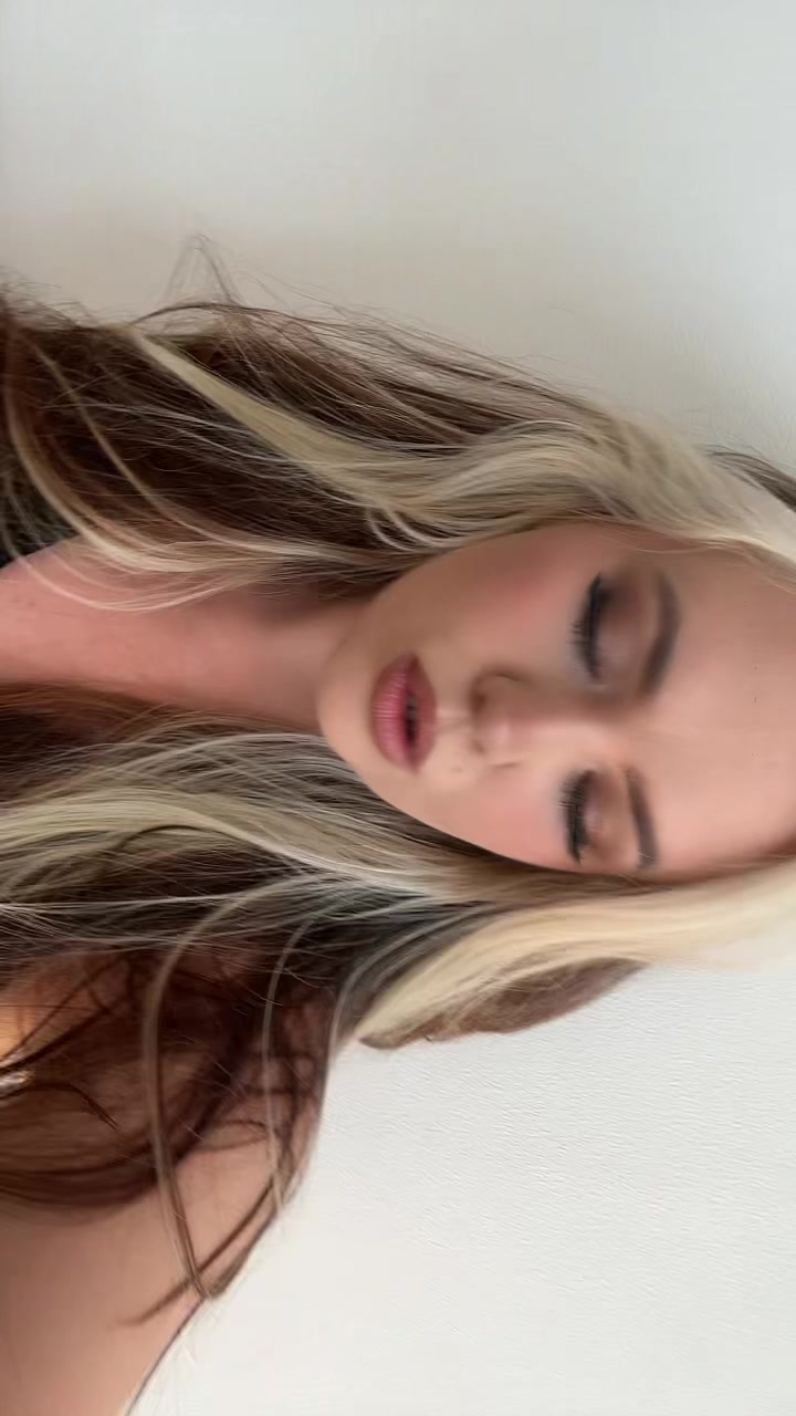 @AnjaAmelia