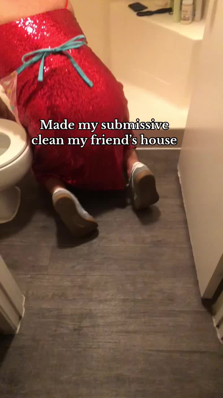 @MistressJuliaJuggs