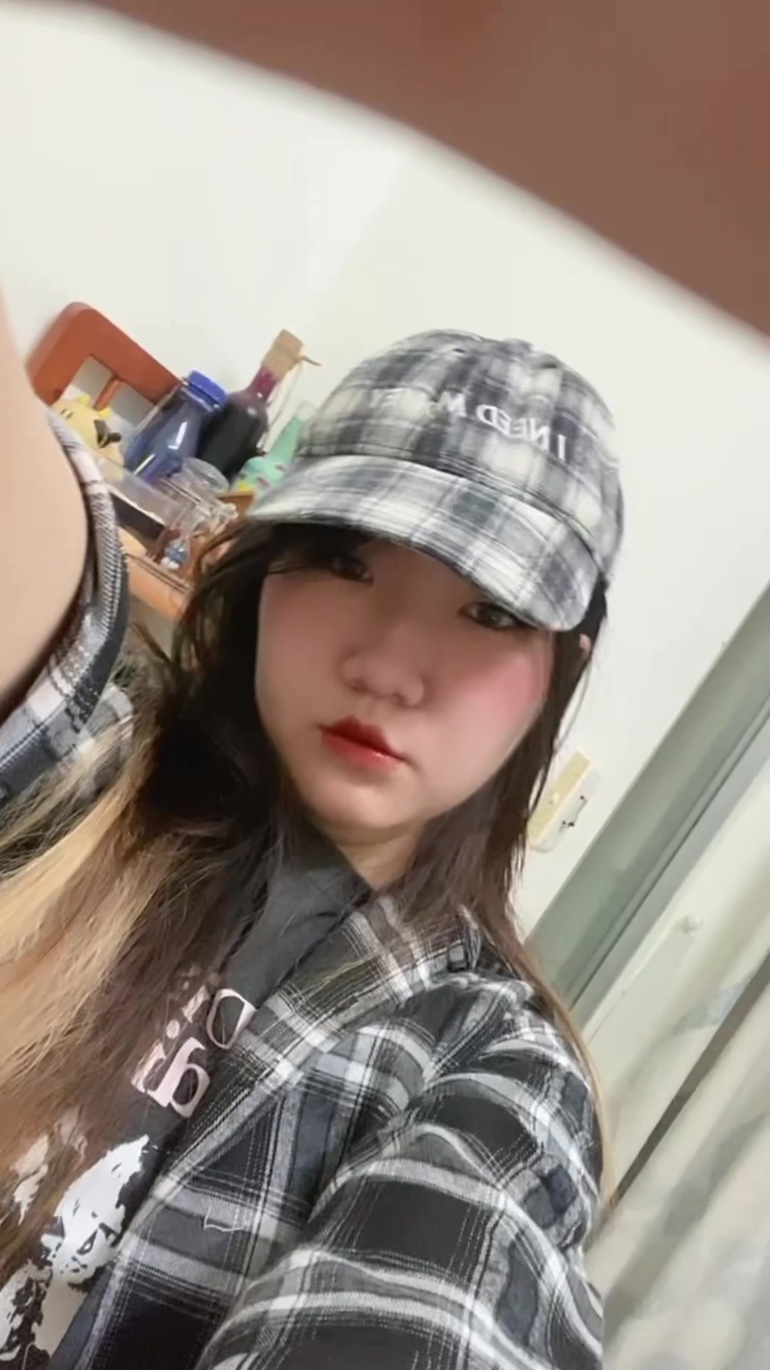 @C&ocirc; b&eacute; lai H&agrave;n