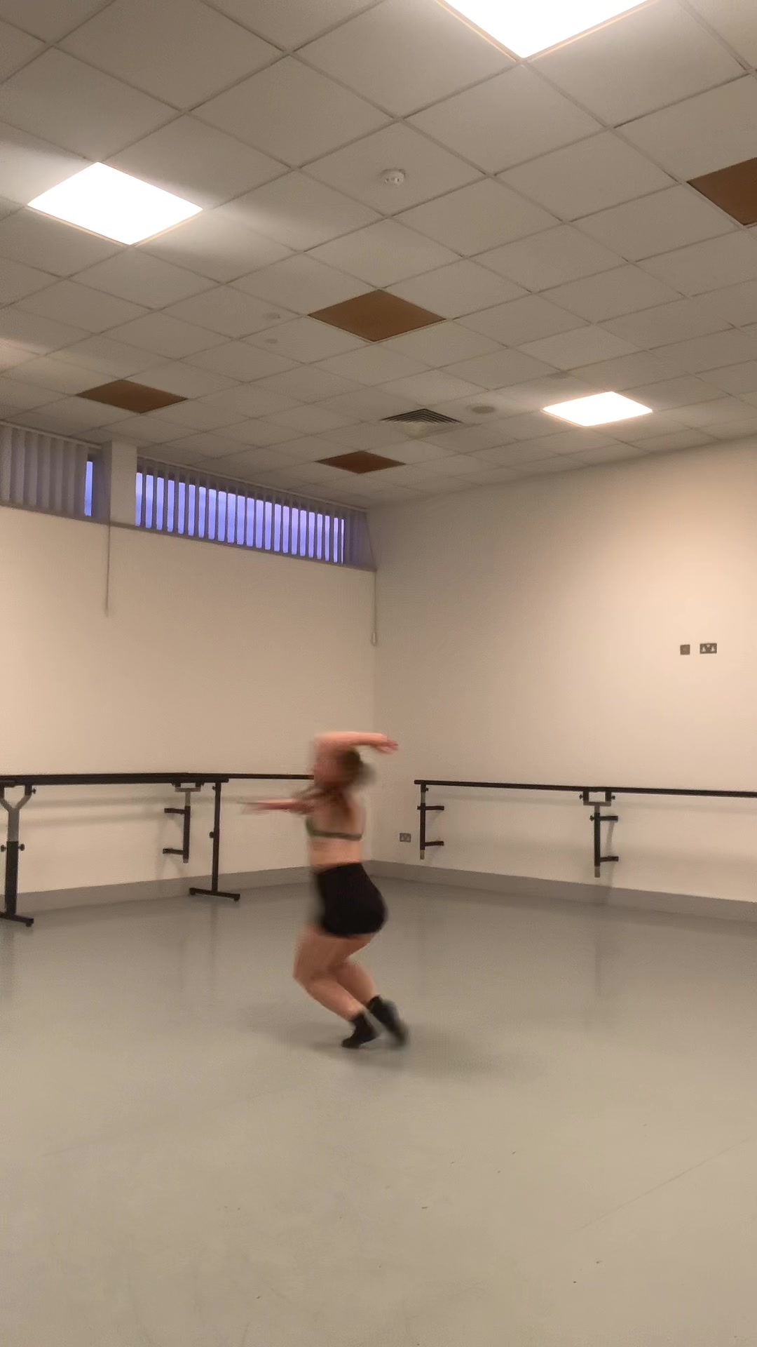 @keziamortimer