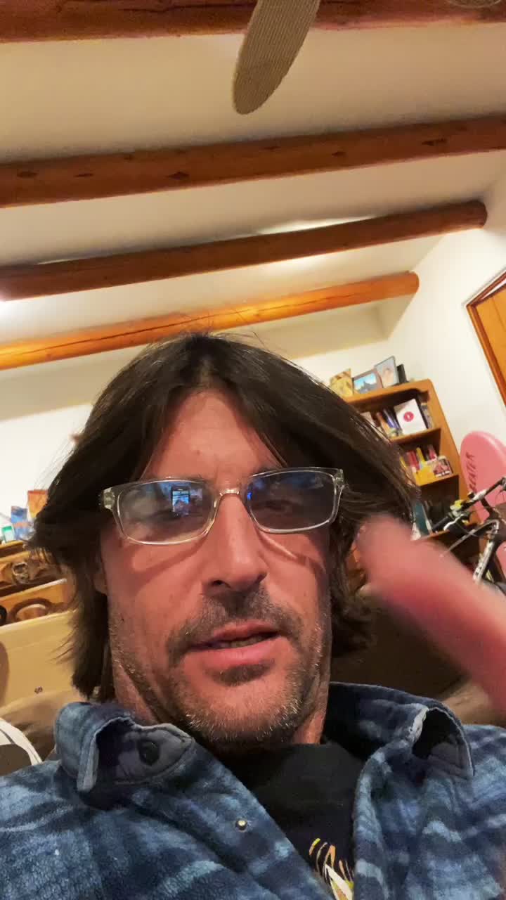 @comedy.carlson