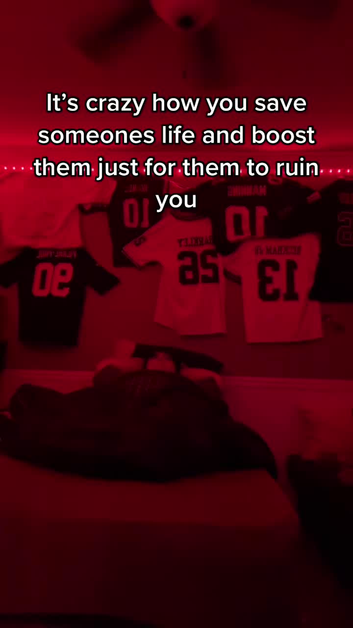 @NoBodyLuvsClaped