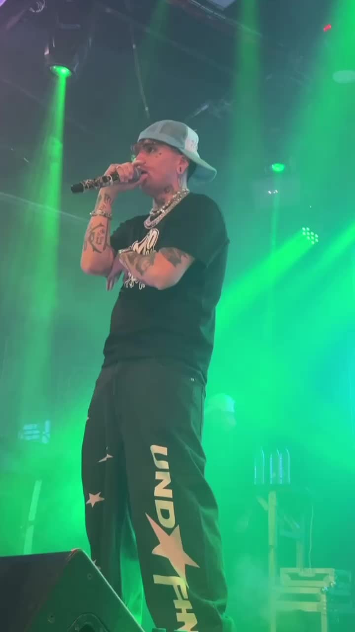 @𝐧𝐚𝐢𝐫𝐚𝟐𝟑