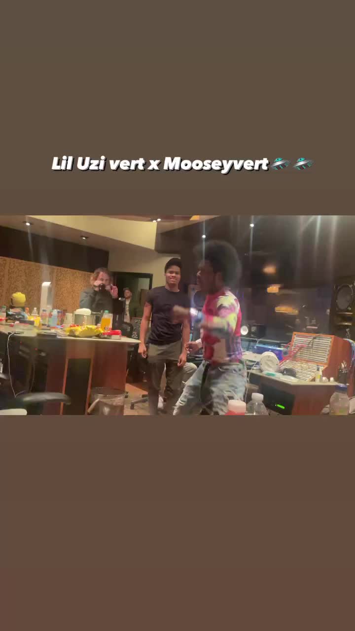 @Mooseyvert👽
