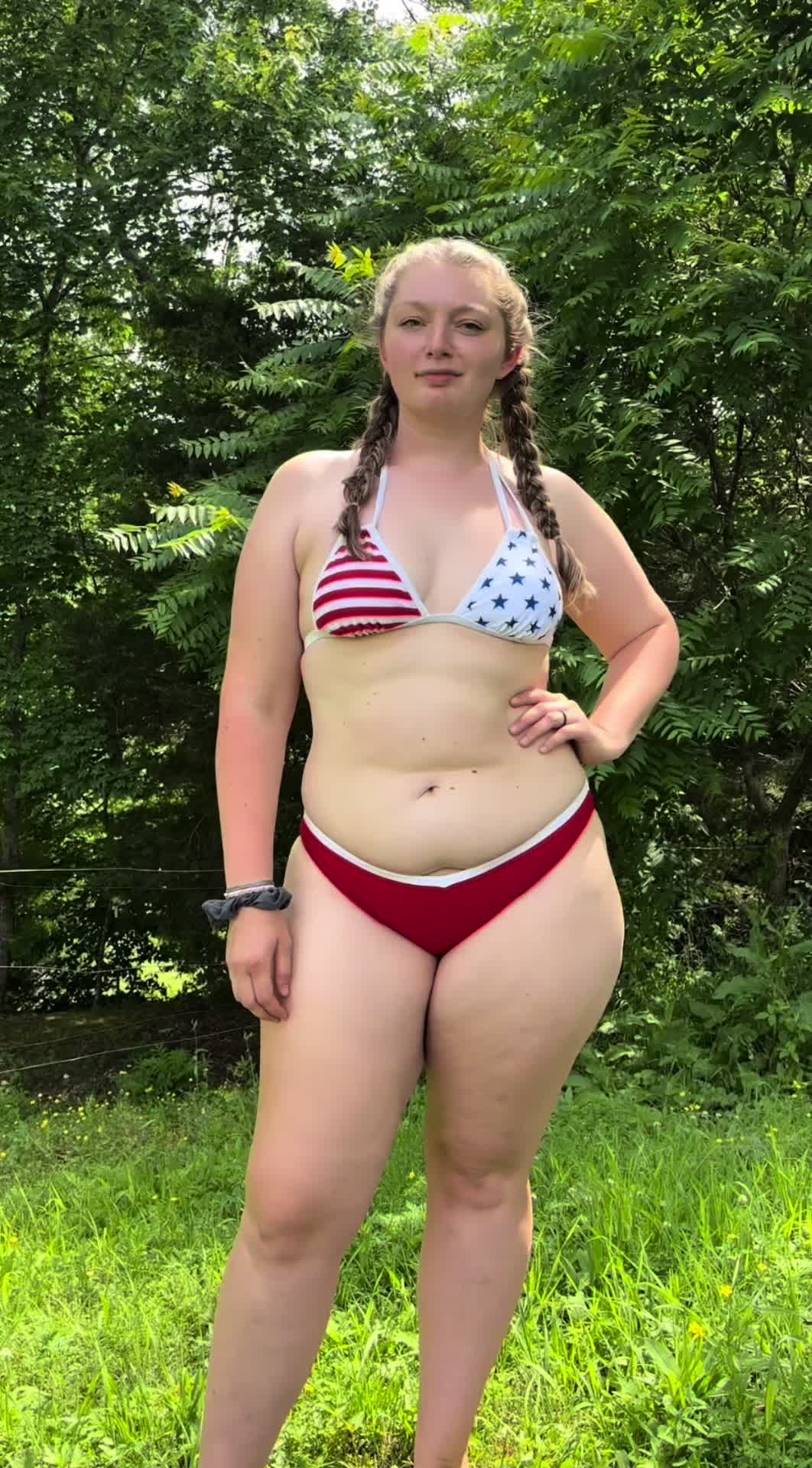 @Curves4daze