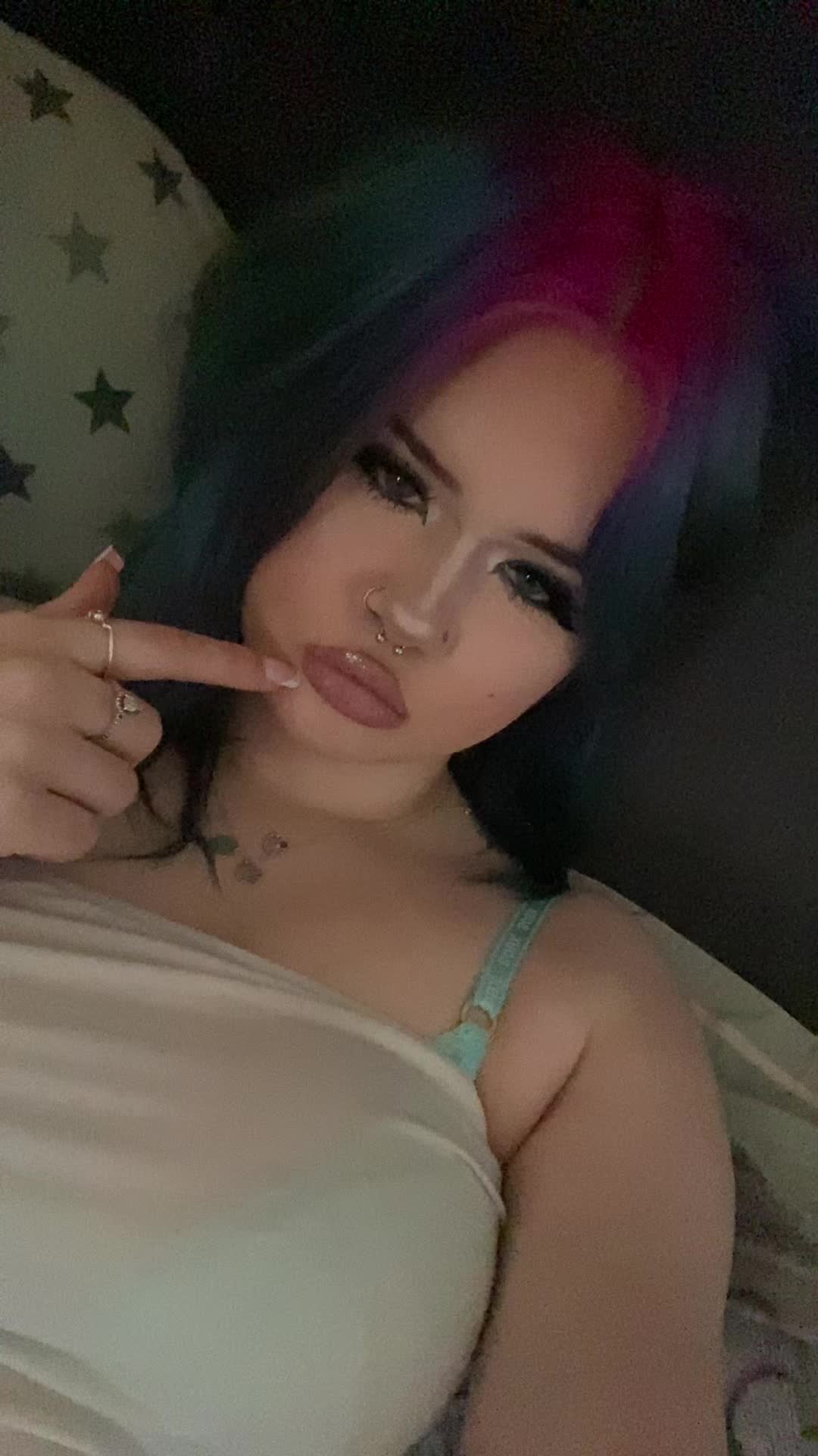 @𝐄 𖣂.