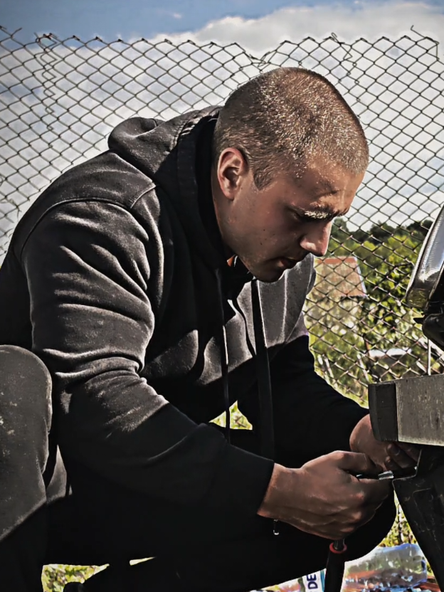 @TODOR KRASTEV | HUSTLER
