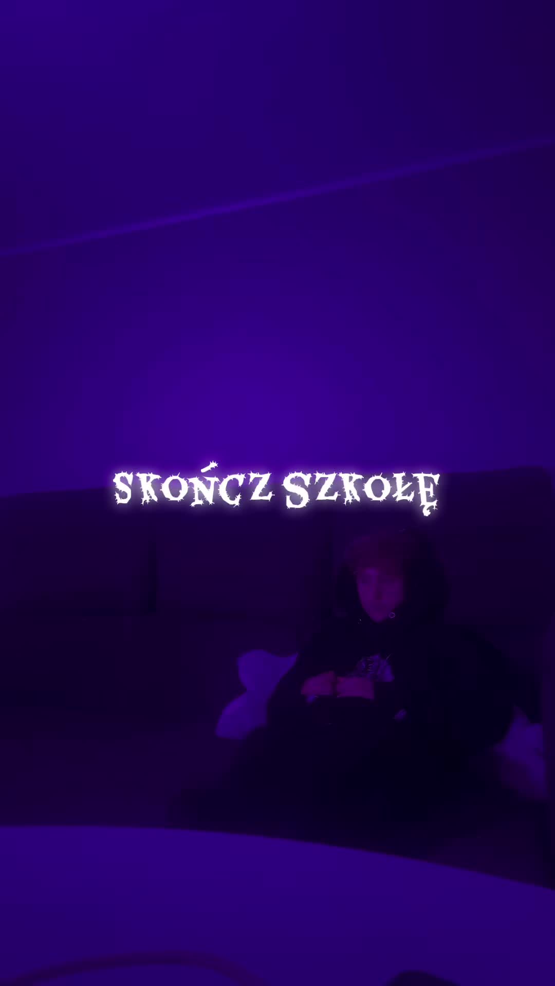@xkrystian • ig: xkrystia_n <3