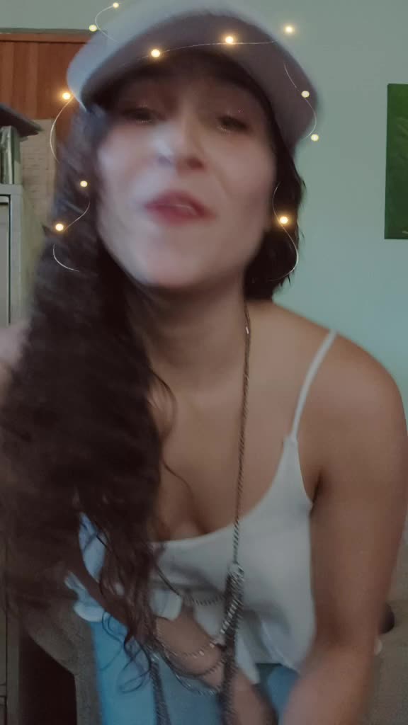 @Mariana España