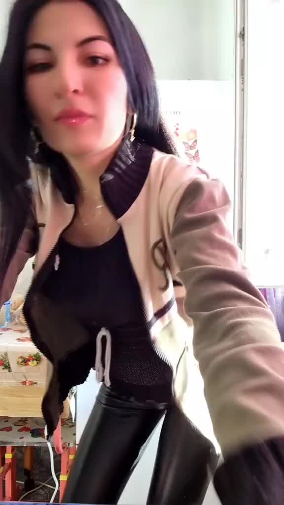 @👑Gyulia,cosmy