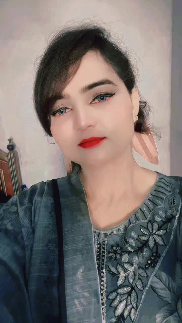 @Model Fara Malik
