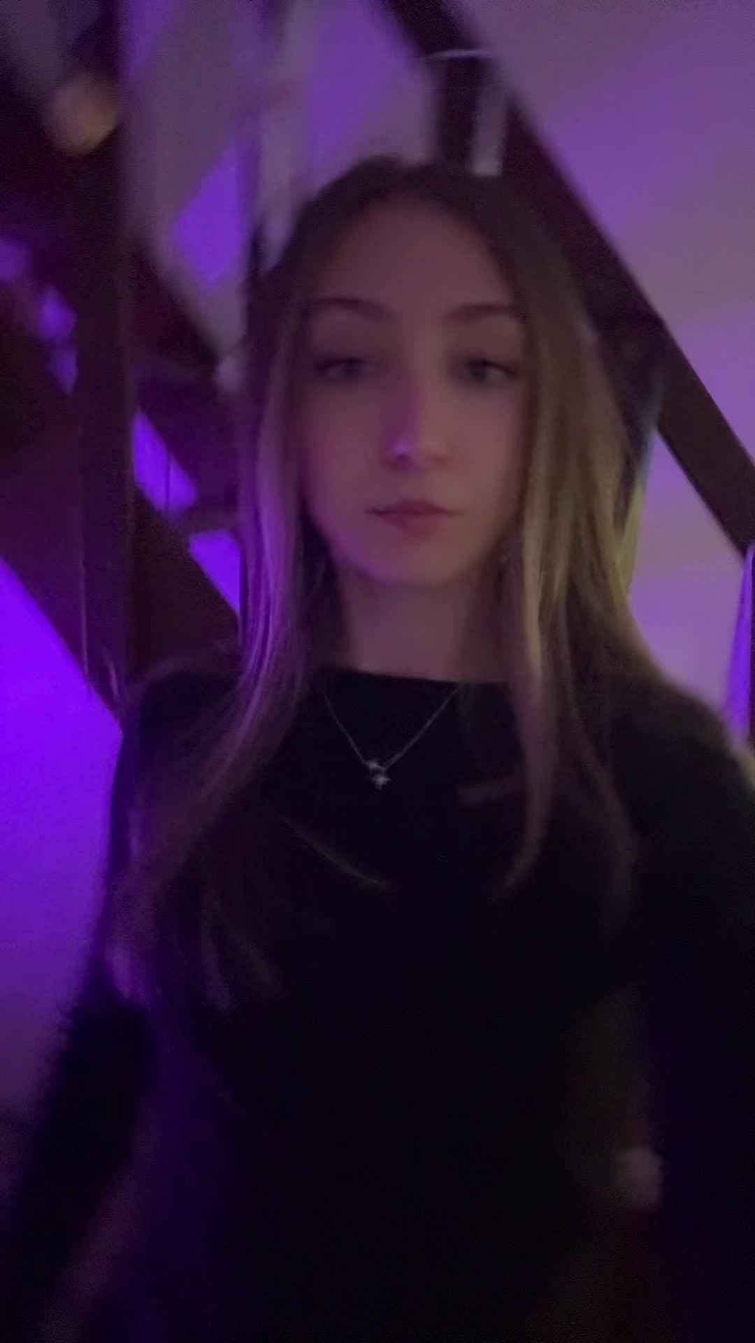 @🐝