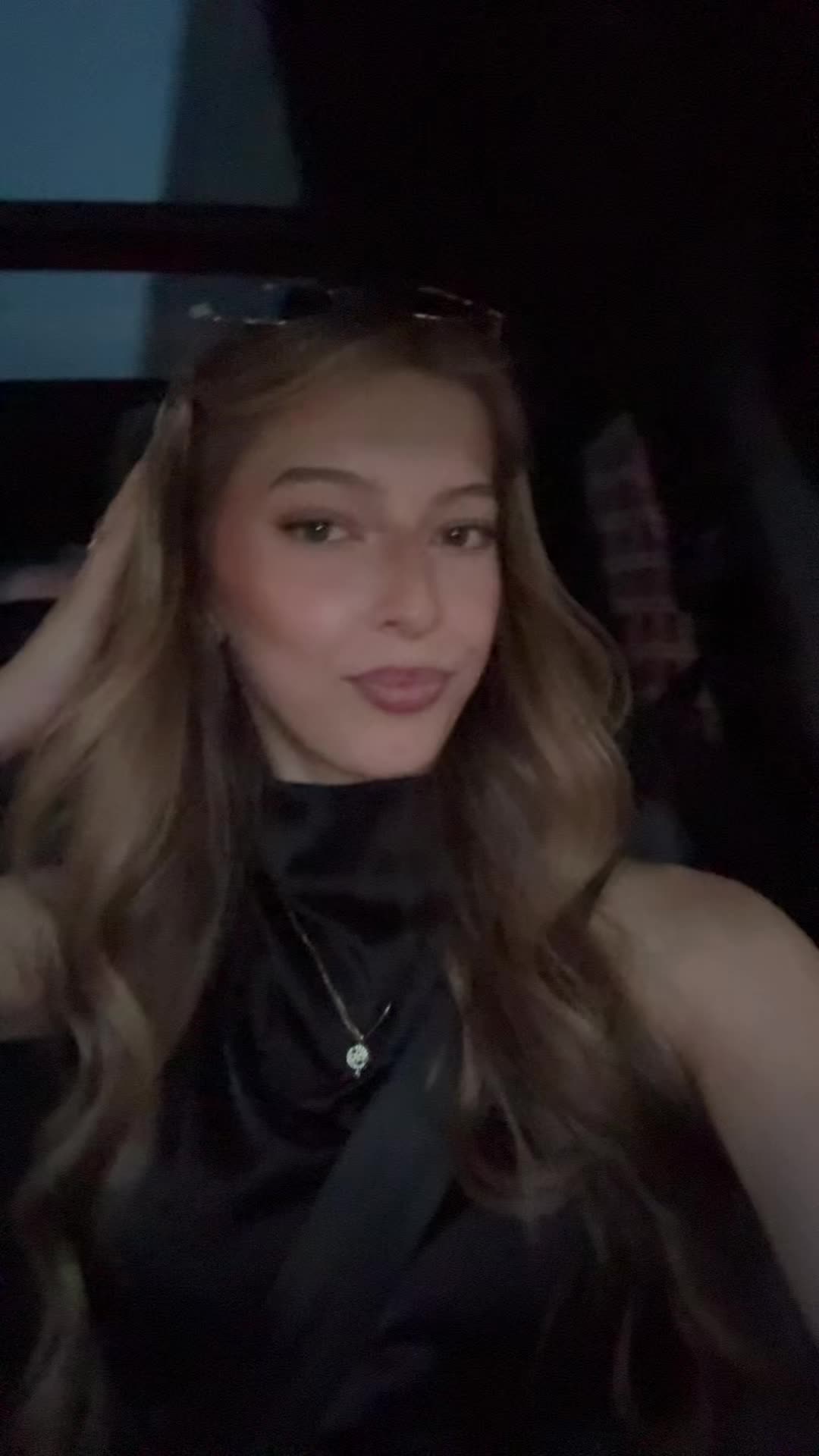 @florushe