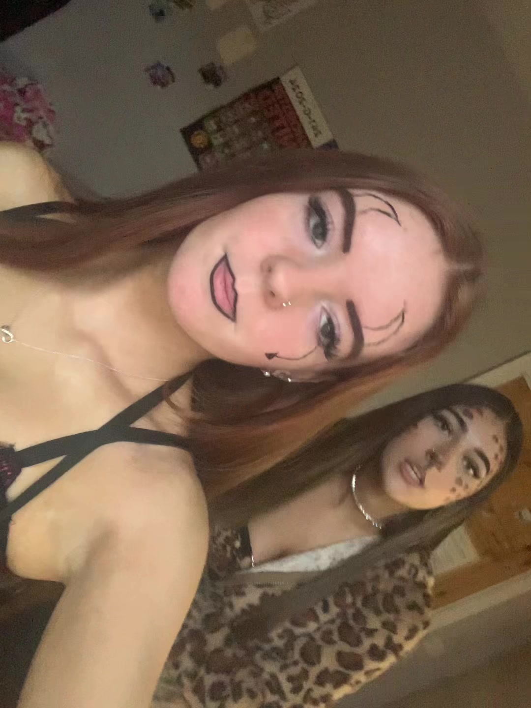 @🥳